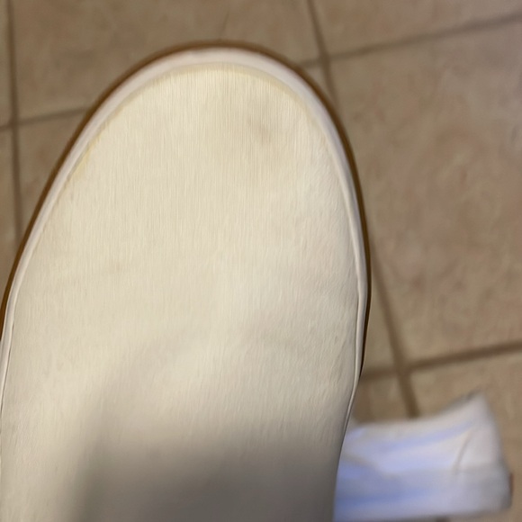 Vans - Picture 11 of 13